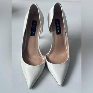 Classic white heels, arch cut-out style, beautiful leather by Aqua size 8